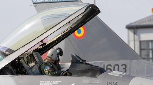 Avioane MiG-21 LanceR și F-16 românești au efectuat exerciții cu bombardiere strategice americane B-52