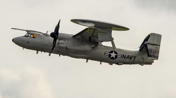 Un avion E-2 Hawkeye al US Navy s-a prăbușit în SUA (Video)