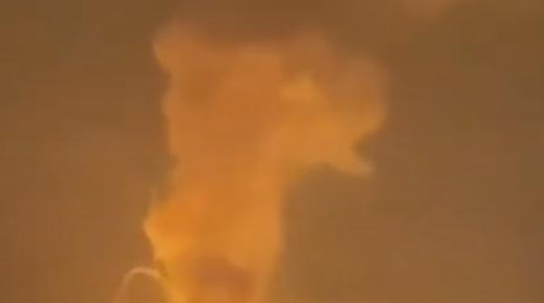 Explozie puternică la un depozit militar de muniţii din Iordania - Video