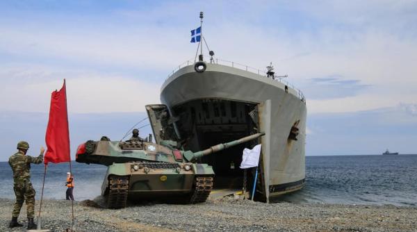 Turcia acuză Grecia că a trimis trupe militare pe o insulă aflată în apropierea țărmului turc (Video)