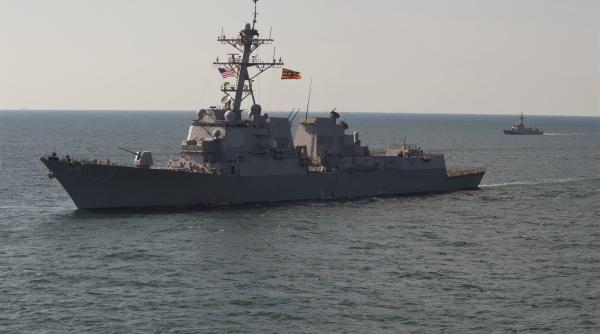 Marina rusă urmărește mișcările distrugătorului USS Ross în Marea Baltică