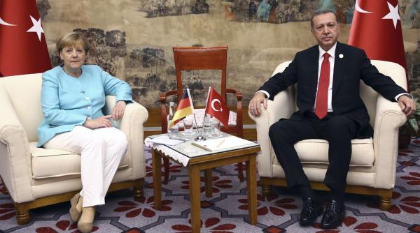 Erdogan şi Merkel au discutat într-o videoconferinţă despre disputa din Mediterana de Est
