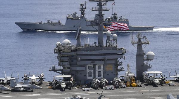 Portavionul american USS Nimitz și grupul său de luptă au traversat strâmtoarea Ormuz, stârnind furia Iranului