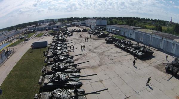 Rusia dispune de peste 2600 de tancuri, dar T-14 Armata se lăsă aşteptat