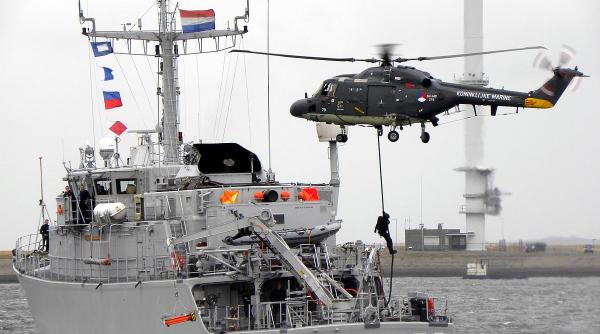 Cu licitații blocate, bulgarii cumpără 'second hand'. Două nave militare au ajuns sub comanda Sofiei