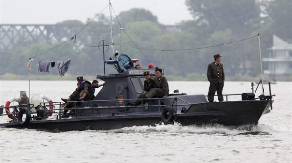 Coreea de Nord a împuşcat un sud-coreean în apele ei teritoriale