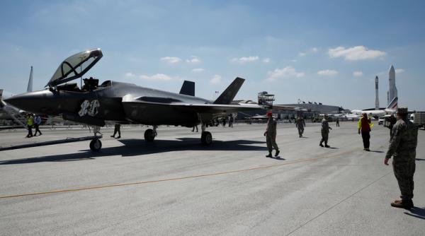 Știrile zilei: F-35, ținute la sol de o furtună; Tancuri Leopard 2 A7V pentru Armata germană; Rusia înregistrează noi pierderi în Libia 