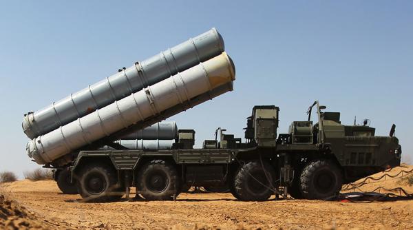 Știrile zilei: Un sistem S-300 a dat chix în timpul unui exercitiu militar; Două F-16 românești, misiuni cu două bombardiere americane B-52; Grecia vrea 24 de avioane F-35