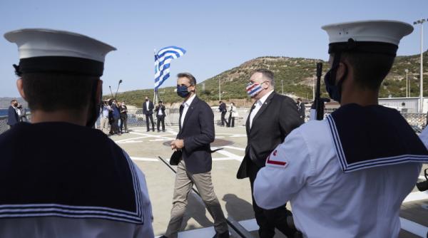 Mike Pompeo îşi încheie vizita în Grecia cu o reuniune la o bază NATO