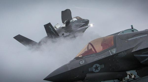 Coliziune între două avioane. SUA pierd încă un avion F-35 (Foto)