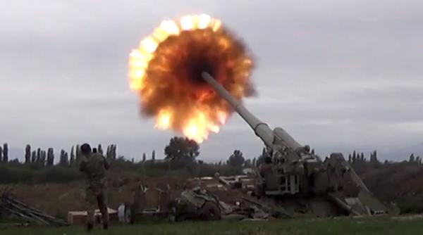 Nagorno-Karabah | Azerbaidjan a distrus mai multe tancuri T-72 (Foto/Video), iar Armenia a bombardat un post de comandă şi a doborât o dronă a azerilor