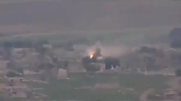 Conflictul din Nagorno Karabah. Vehicul blindat azer distrus de la distanță mică într-o ambuscadă (Video)