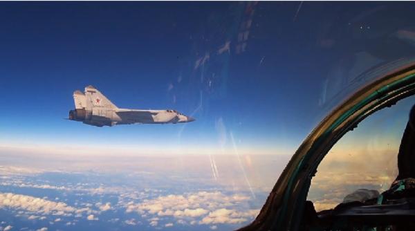 Avioane rusești de vânătoare-interceptare de tip MiG-31 au simulat lupta aeriană în stratosferă