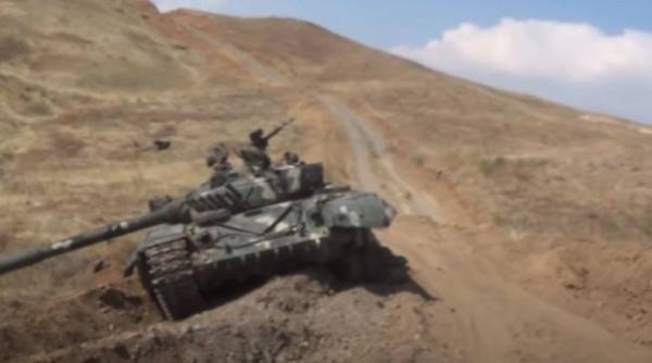 Numărul mare de blindate distruse în Nagorno Karabah poate indica faptul că vremea tancurilor a trecut