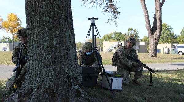 Exercițiu al primelor structuri tactice de război cibernetic, din US Army