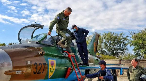 Comandorul Gheorghe Stancu, ultimul zbor din carieră. Marele pilot român a adunat peste 3.400 de ore de zbor