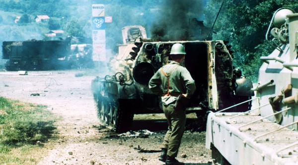 Doi foşti soldaţi sârbi, arestaţi pentru uciderea a 78 de bosniaci în conflictul din 1992-1995