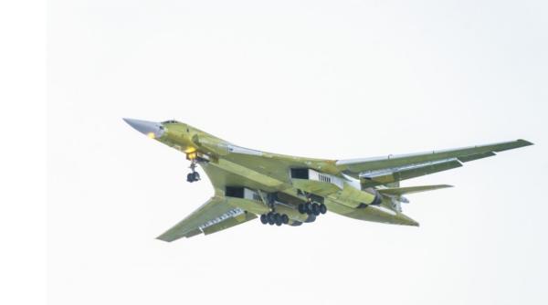 Bombardierul strategic rusesc Tu-160M modernizat a efectuat primul zbor cu motoare noi