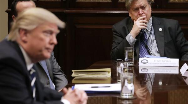 Fostul strateg al Casei Albe, Steve Bannon, banat de Twitter după ce a sugerat decapitarea a doi oficiali