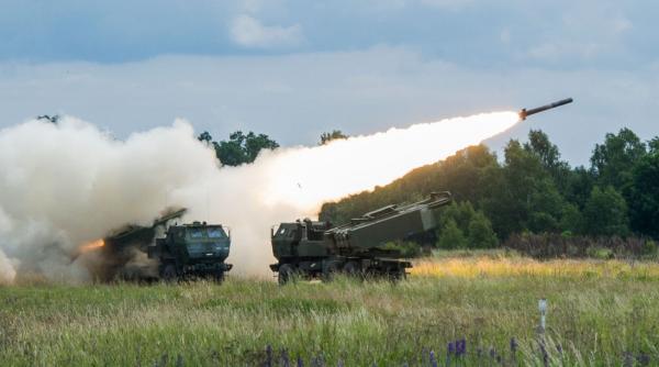 Exercițiul RAPID FALCON cu sisteme HIMARS, desfăşurat în prezenţa ministrului apărării naționale