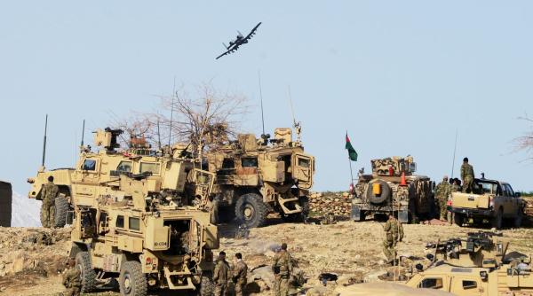 Oana Lungescu: Misiunea NATO în Afganistan va continua şi după retragerea unor efective americane