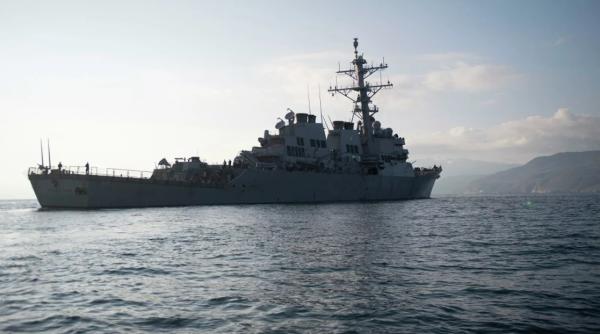 Distrugătorul american USS Donald Cook a început traversarea strâmtorilor spre Marea Neagră
