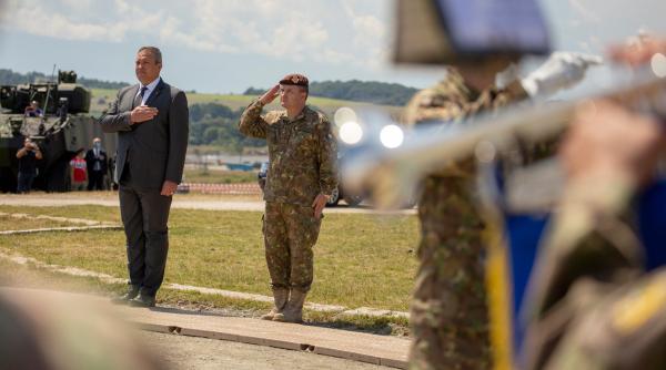 Generalul Daniel Petrescu, șeful SMAp, testat pozitiv cu COVID-19. Ministrul Ciucă s-a izolat și el din motive de precauție