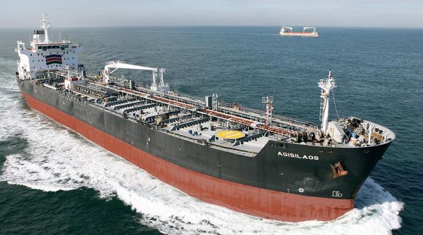 Cel puțin un român a fost luat ostatic după ce un petrolier a fost atacat de pirați în Golful Guineea