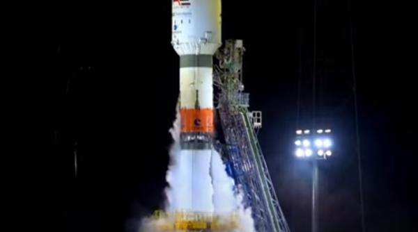 O rachetă Soyuz având la bord un satelit militar al Emiratelor Arabe Unite, lansată din Guyana Franceză