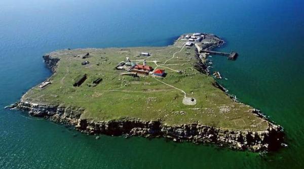 Ucraina construiește pe Insula Șerpilor o stație care va fi inclusă în sistemul internațional pentru siguranța traficului naval GMDSS