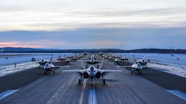 SUA își întăresc gruparea de luptă aeriană din Alaska. Răspuns la dislocarea de către Rusia a avioanelor MiG-31BM în Arctica