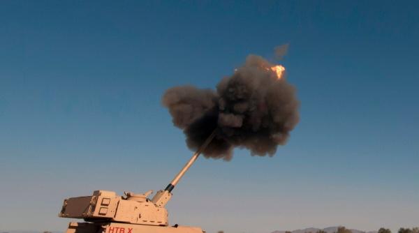 Obuzierul american Paladin a lovit, în premieră, o țintă aflată la 70 de km distanţă