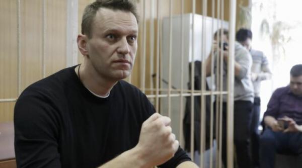 Aleksei Navalnîi riscă să intre la închisoare dacă se întoarce în Rusia