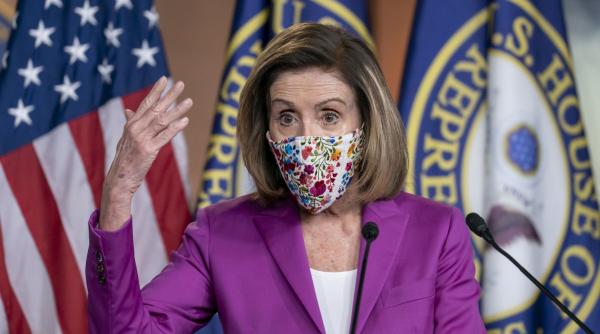 Asalt asupra Capitoliului: O femeie, suspectată că a vrut să le vândă ruşilor computerul lui Nancy Pelosi