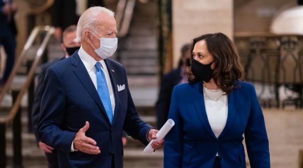 Biden înregistrează o premieră în istoria SUA. La cinci ore de la depunerea jurământului, prima demitere