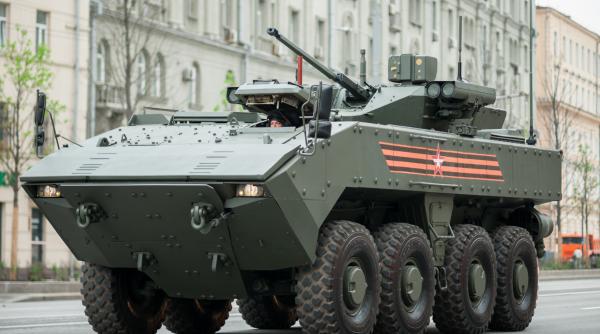 Rusia promite la export un transportor blindat cu probleme, K-17 Bumerang 8x8