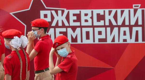 Practici comuniste 2.0 | Rusia împiedică elevii să participe la proteste pro-Navalnîi. ''Muncă educaţională'' în şcoli