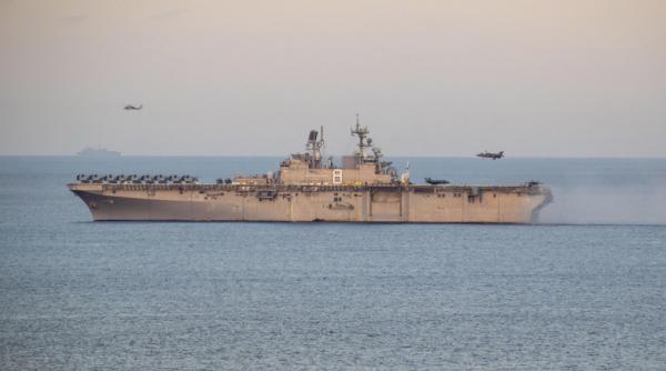 Nave de asalt și aeronave F-35B ajung în Golf pentru a umple golul lăsat de portavionul USS Nimitz