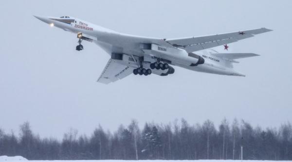 Forbes: Bombardierele strategice rusești Tu-160 au simulat distrugerea unei baze importante a NATO din Irlanda