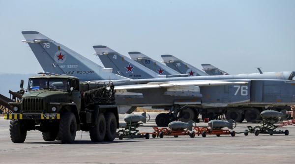 Rusia îşi consolidează prezenţa militară în Siria. Bombardiere strategice în baza aeriană Khmeimim