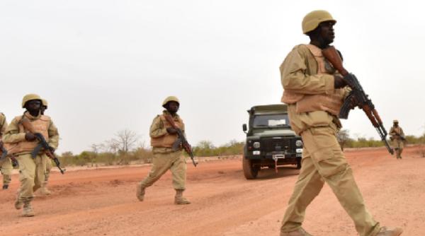 Cel puțin 18 persoane ucise în două zile atacurile teroriste din Mali și Burkina Faso