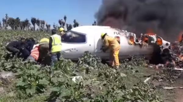 Un avion Learjet 45 al Forțelor Aeriene Mexicane s-a prăbușit (Video)