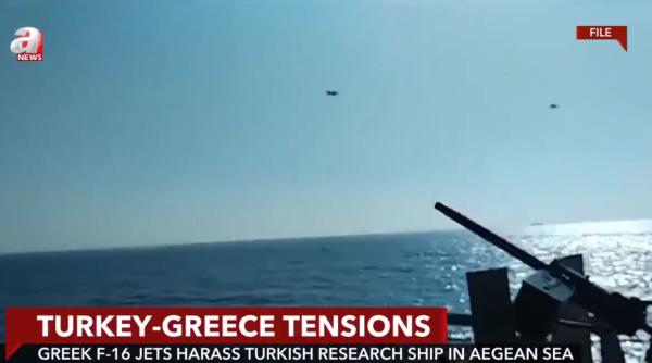 F-16 vs. TCG Cesme. Turcia a publicat imagini cu zborul de 'intimidare' al avioanelor Greciei și lansarea unui sistem de protecție pasivă (Video)