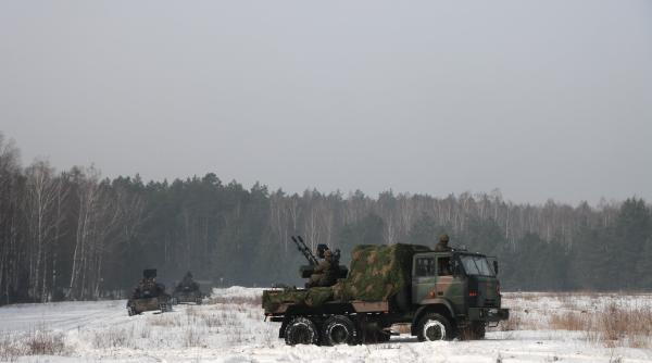 Militarii români, exercițiu în comun cu o baterie de artilerie antiaeriană poloneză (Foto)