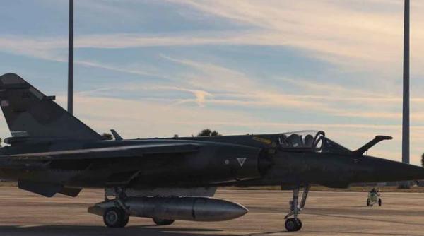 Un avion Mirage F1 s-a prăbușit la aterizare