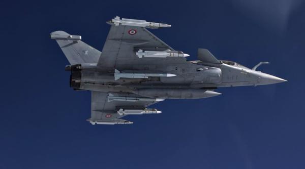 Premieră în Franța: Rafale, în cea mai modernă configurație, primul zbor cu racheta METEOR