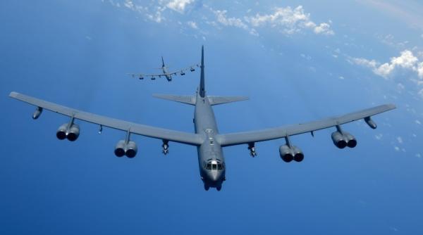 Două bombardiere americane B-52, escortate de avioane F-16, au zburat din SUA până în proximitatea frontierelor Iranului