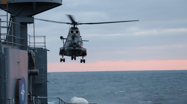 Fregata "Regina Maria" a descoperit o plută în derivă în apropierea locului unde s-a scufundat cargoul Volgo Balt 179