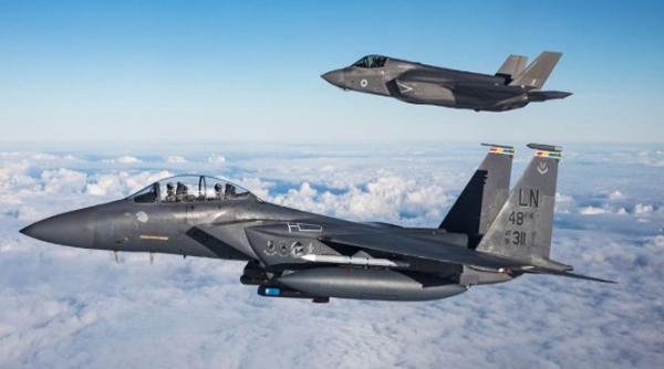 Ucraina intenţionează să achiziţioneze avioane de luptă americane F-15 și F-35