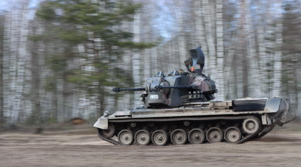 Militarii români au executat un nou exercițiu de antrenament în poligonul Wyreby din Polonia